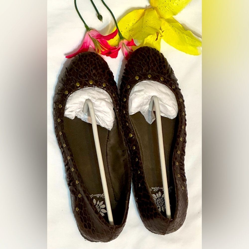 Timeless! Yellow Box subtle-leopard print flats! - Picture 7 of 14